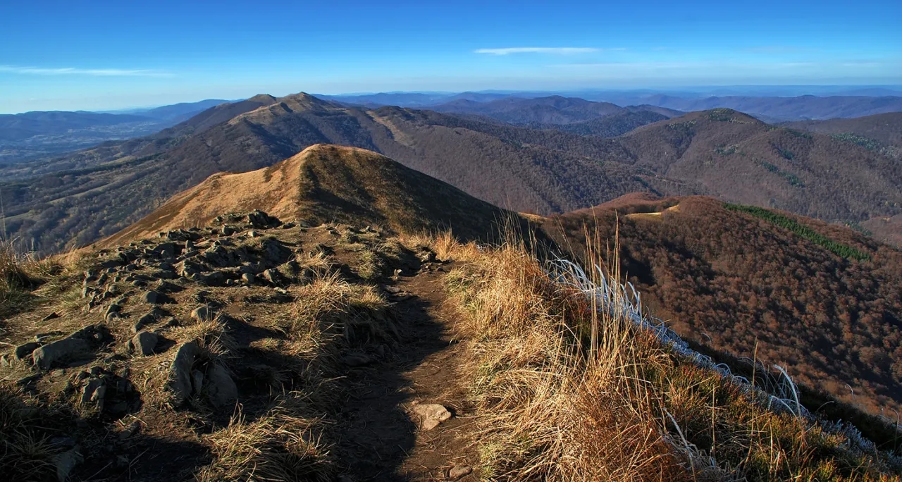 Bieszczady jakie szlaki wybrać? Odkryj najpiękniejsze trasy