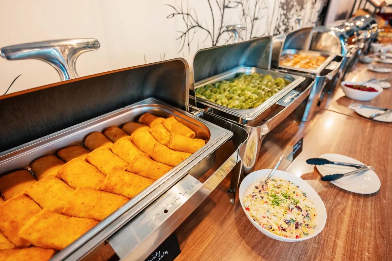 Zaskakujące smaki w menu Bacówki Radawa – co warto spróbować?