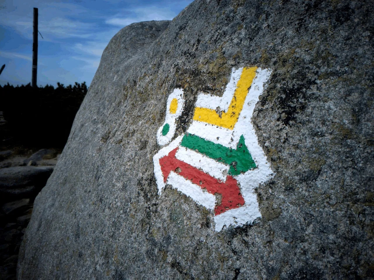 Co oznaczają kolory szlaków w Bieszczadach? Odkryj ich znaczenie