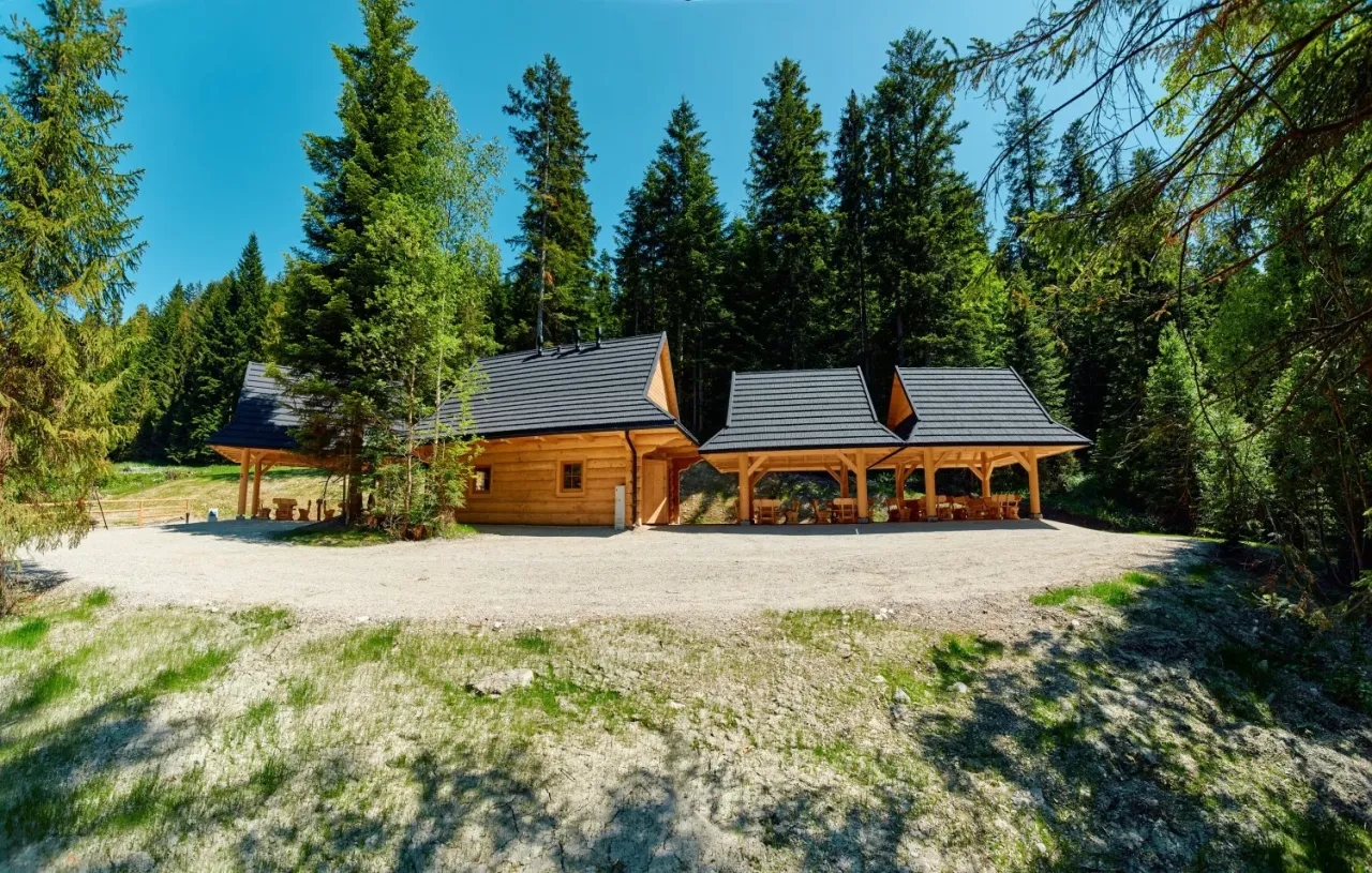 Bacówka Gorce - odkryj urok tradycyjnych chat góralskich w naturze